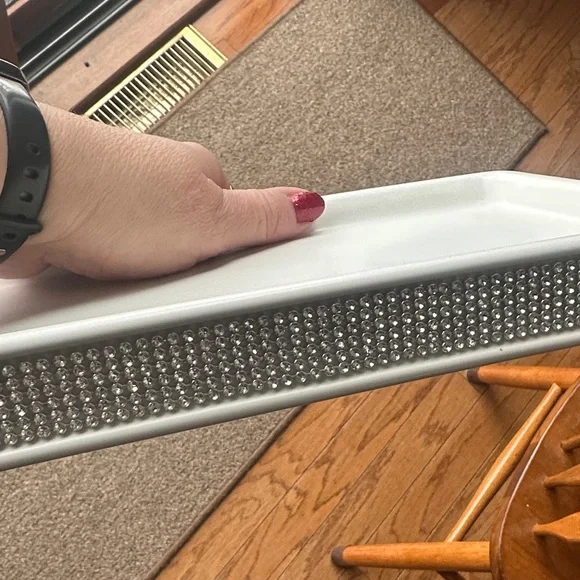 Bella Luxx White and Silver Bath Accessory Set - Picture 3 of 5